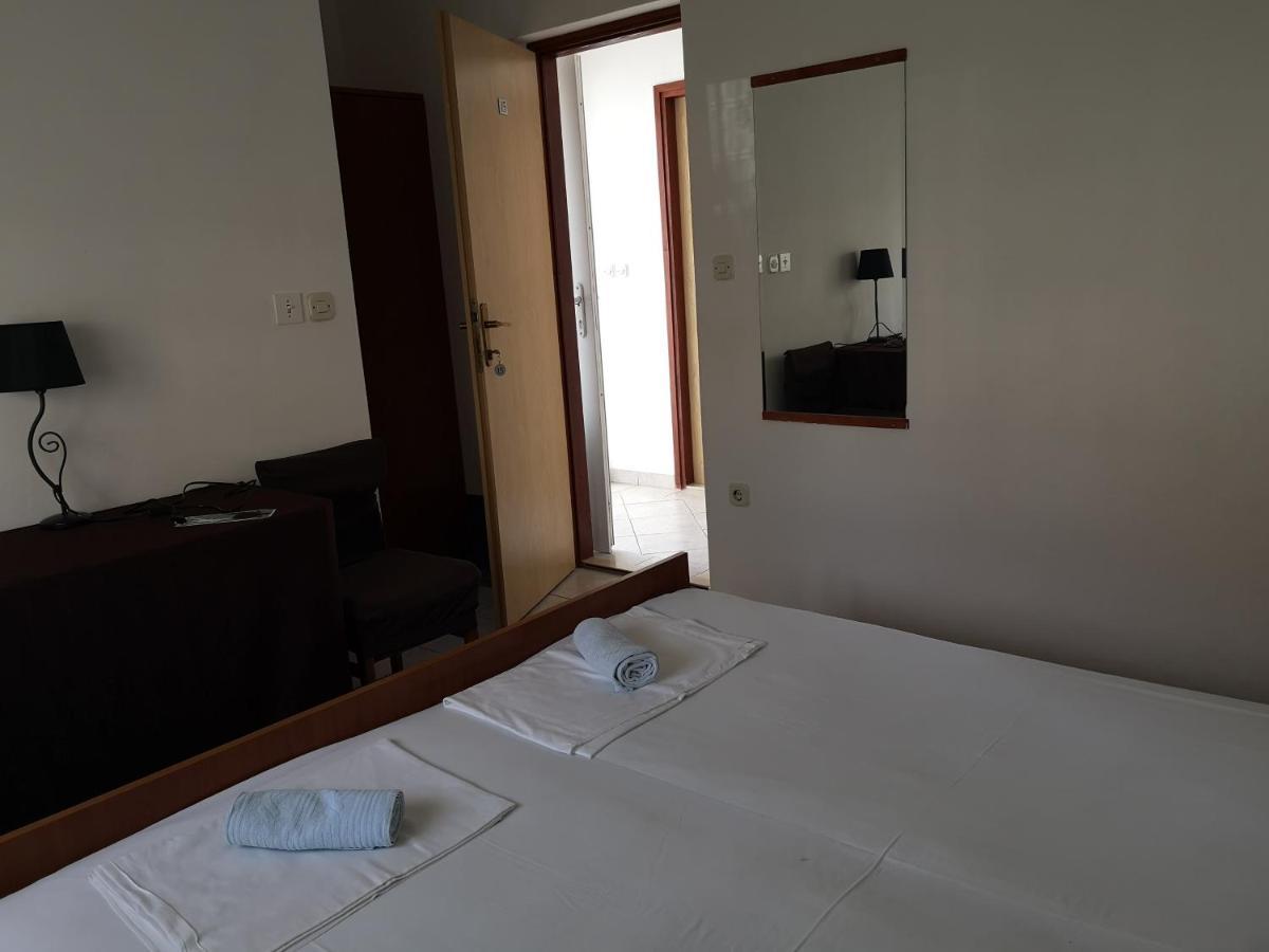 Bellavista Bed And Breakfast パグ エクステリア 写真